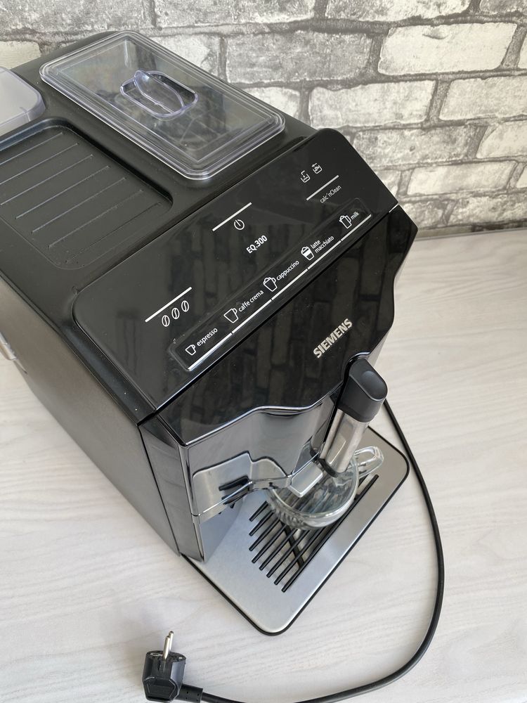 Автоматична кавомашина Siemens EQ.300