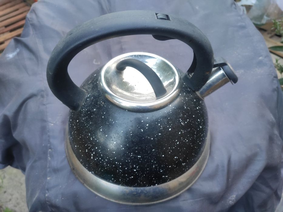Чайник со свистком.