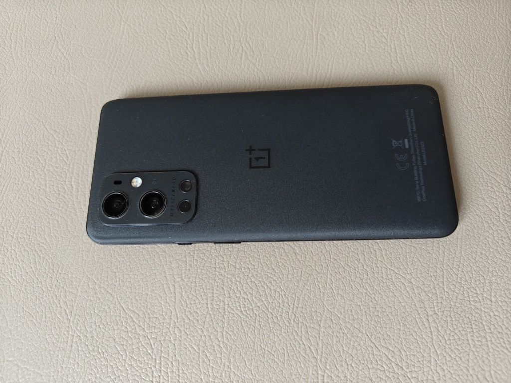 Oneplus 9 pro 8/128 czarny - stan idealny +  nowe etui i folia