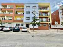 T3 Renovado com Garagem e Arrecadação na Urbanização Janelas do Par...