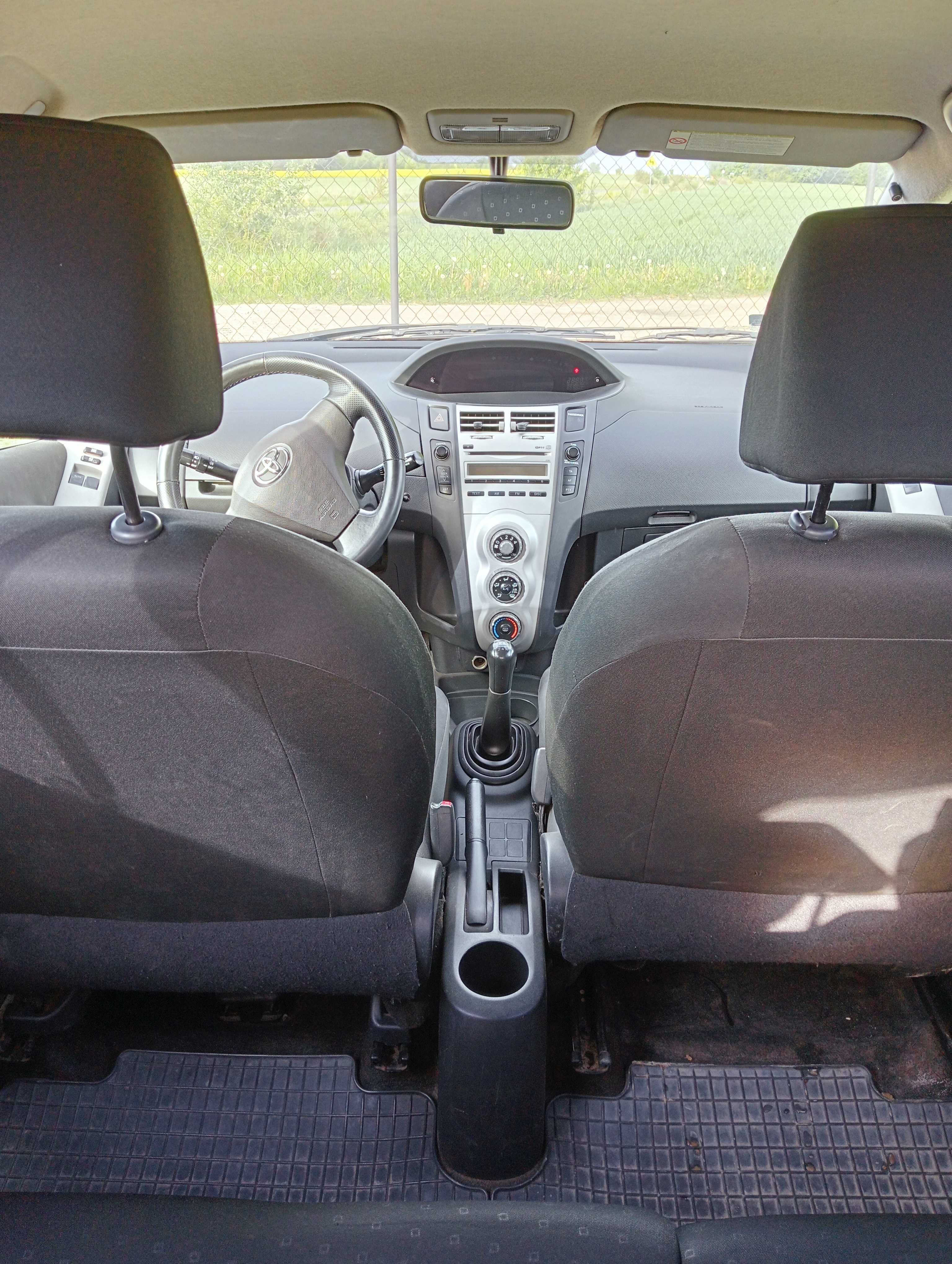 TOYOTA YARIS II 1.4 D-4D bezwypadkowy