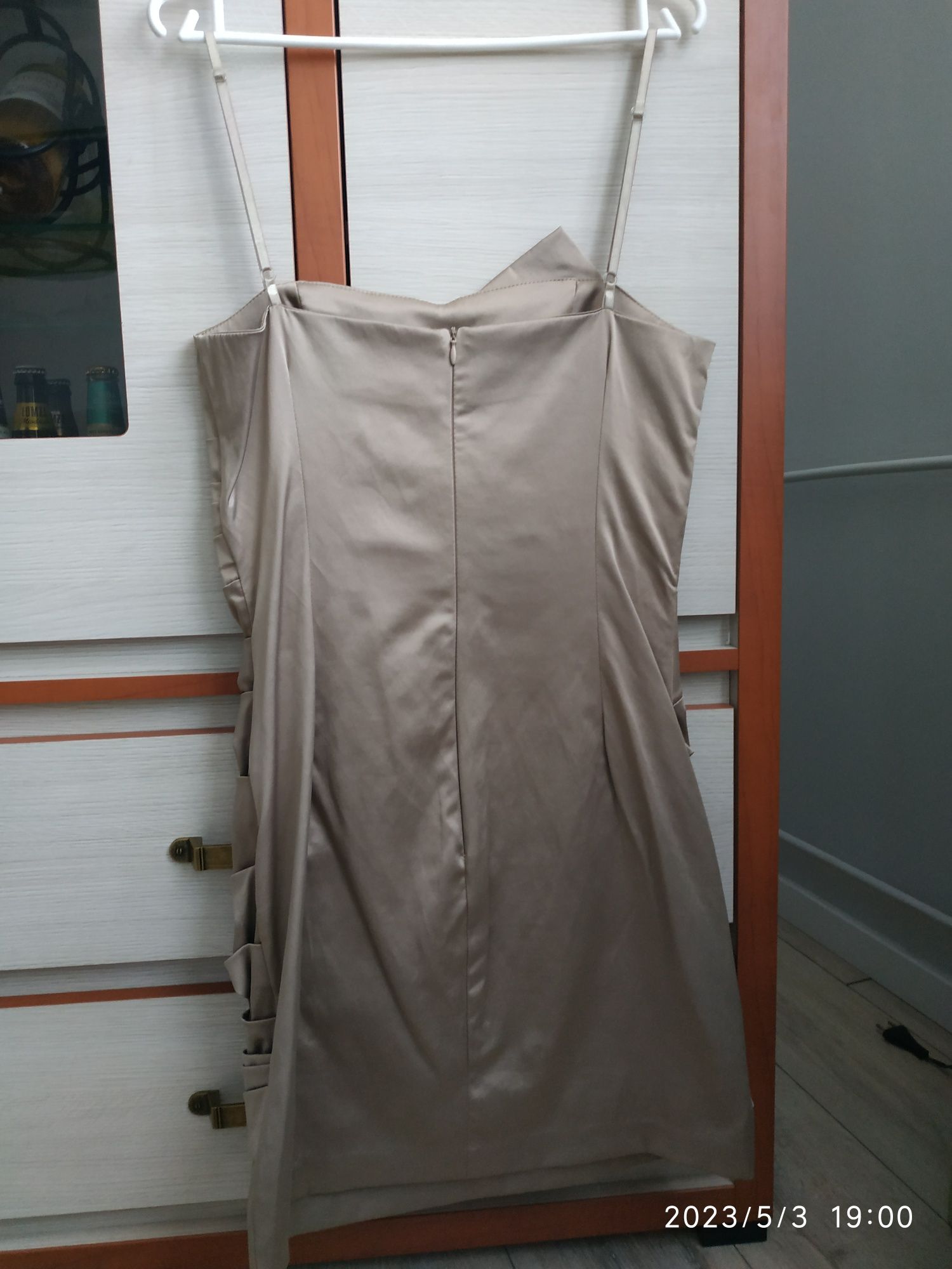 Sukienka na ramiączka 34-36 XS S bezowa zlota