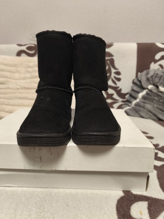 Продам дитяче взуття в чудовому стані