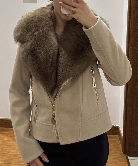 Wełniana kurtka z futrzanym kołnierzem r. S ( jak sobol )