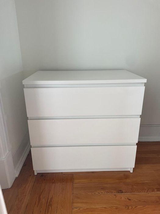 Cómoda branca MALM IKEA 3 gavetas