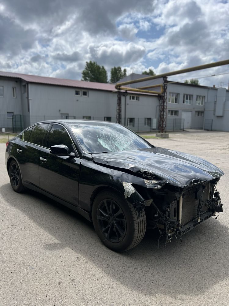 Infinity Q50 3.7 возможен обмен