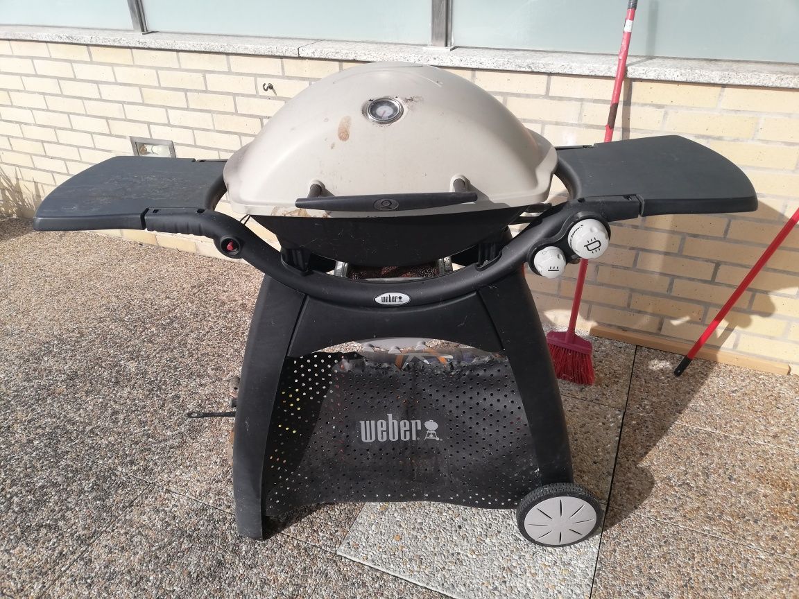 Barbecue weber Q3000