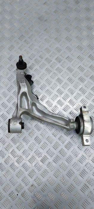 Важіль передньої підвіски лівий (RWD) на Infiniti Q50