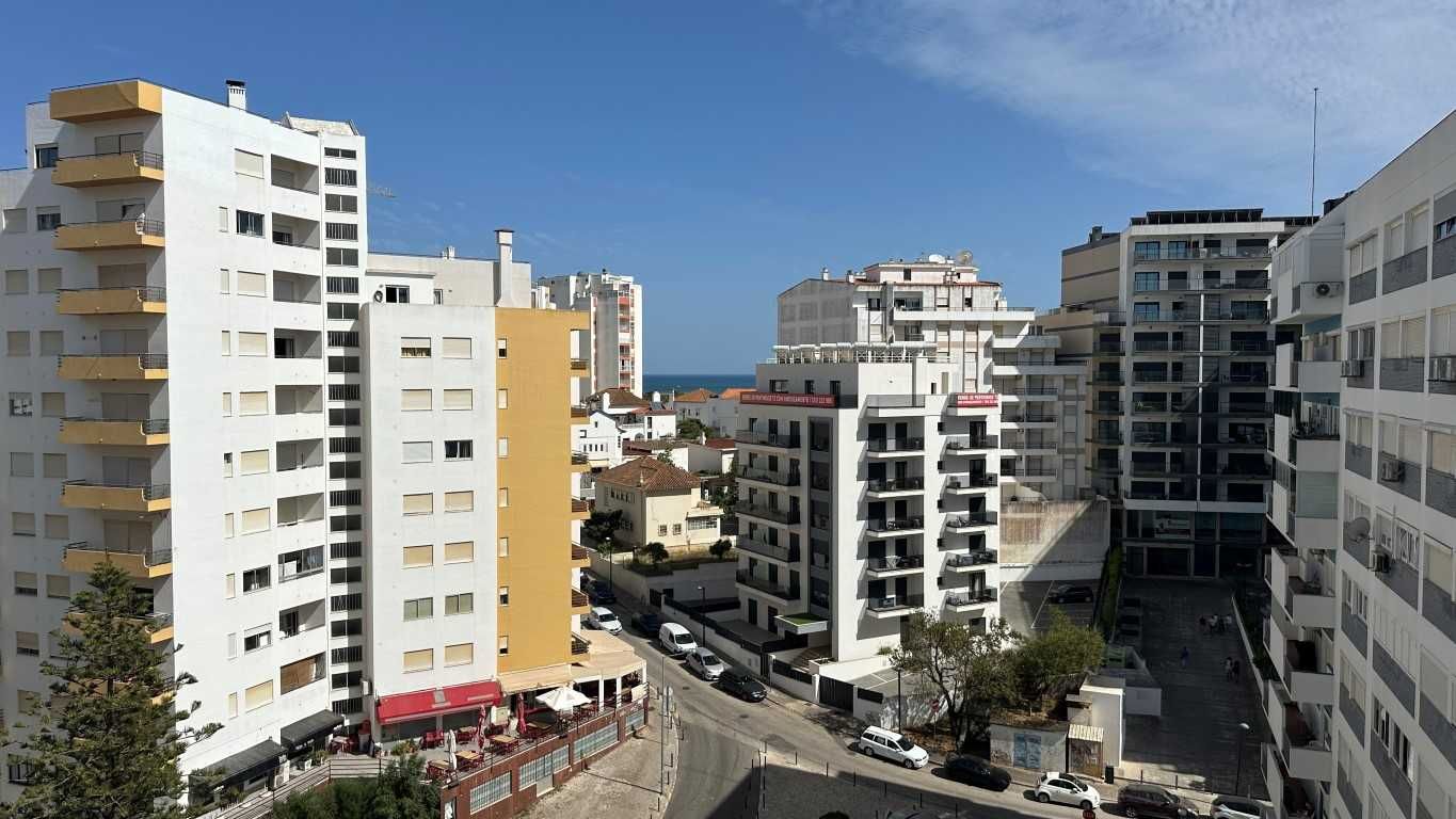 JUL/SET - T1 Praia Rocha (Piscina + Garagem) – 200m da praia a pé