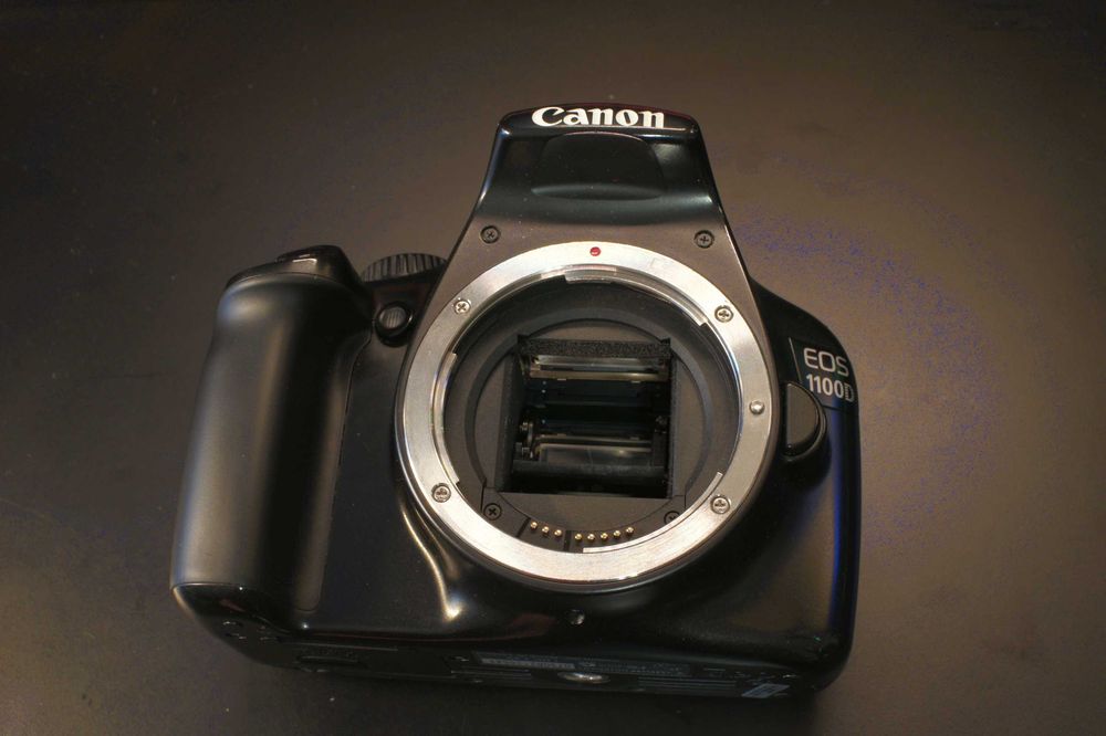 Canon EOS 1100D - samo body