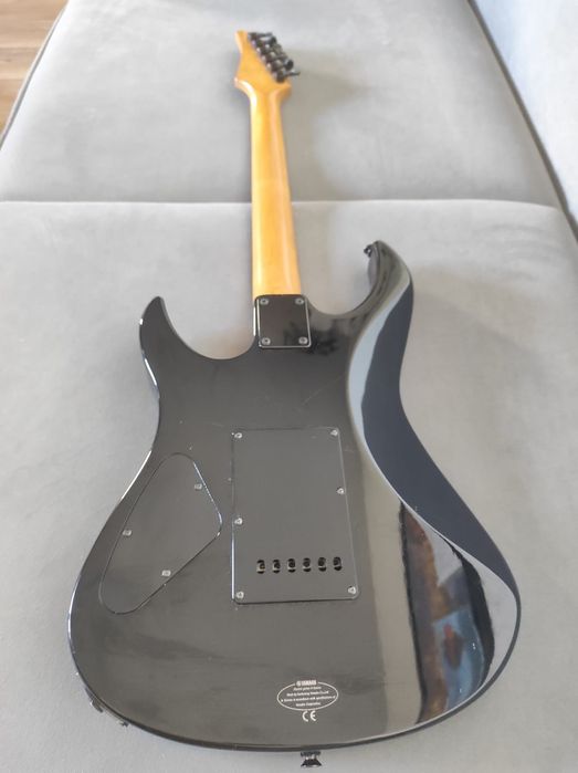 Yamaha RGX221 gitara elektryczna HSH