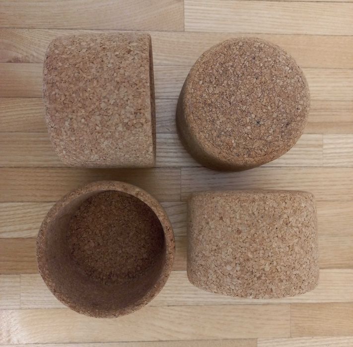 Zestaw korkowe osłonki/uchwyty ze szklankami całość za 16zł