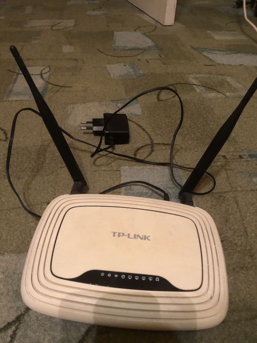 Продам роутер tp link, б/у,  в рабочем состоянии.