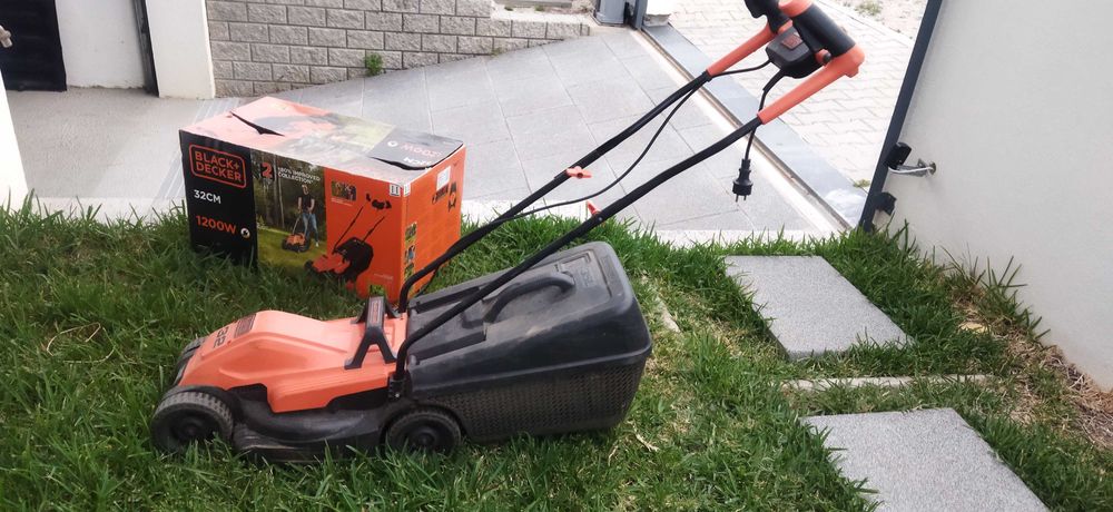 Cortador de relva Black& Decker
