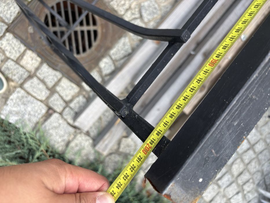 Elegancka barierka / balustrada na balkon stalowa spawana.