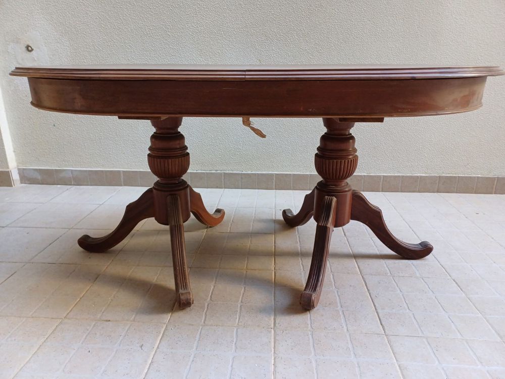 Mesa de jantar / sala oval extensível