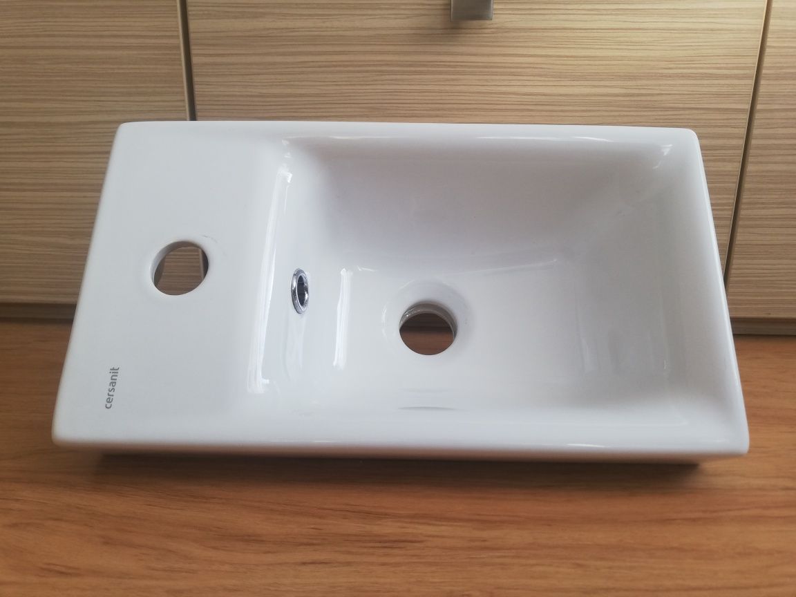 Rezerwacja, Mała, zgrabna umywalka łazienkowa Cersanit Moduo 40cm x 22