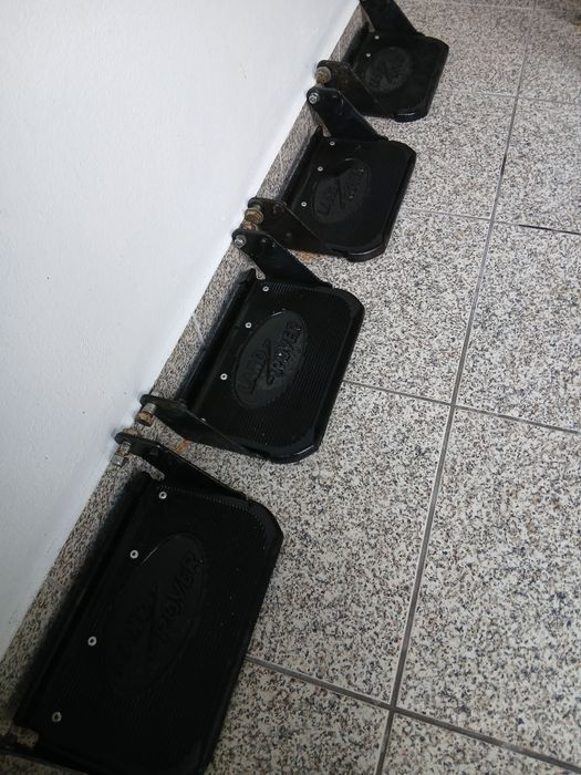 Pousa pes land rover