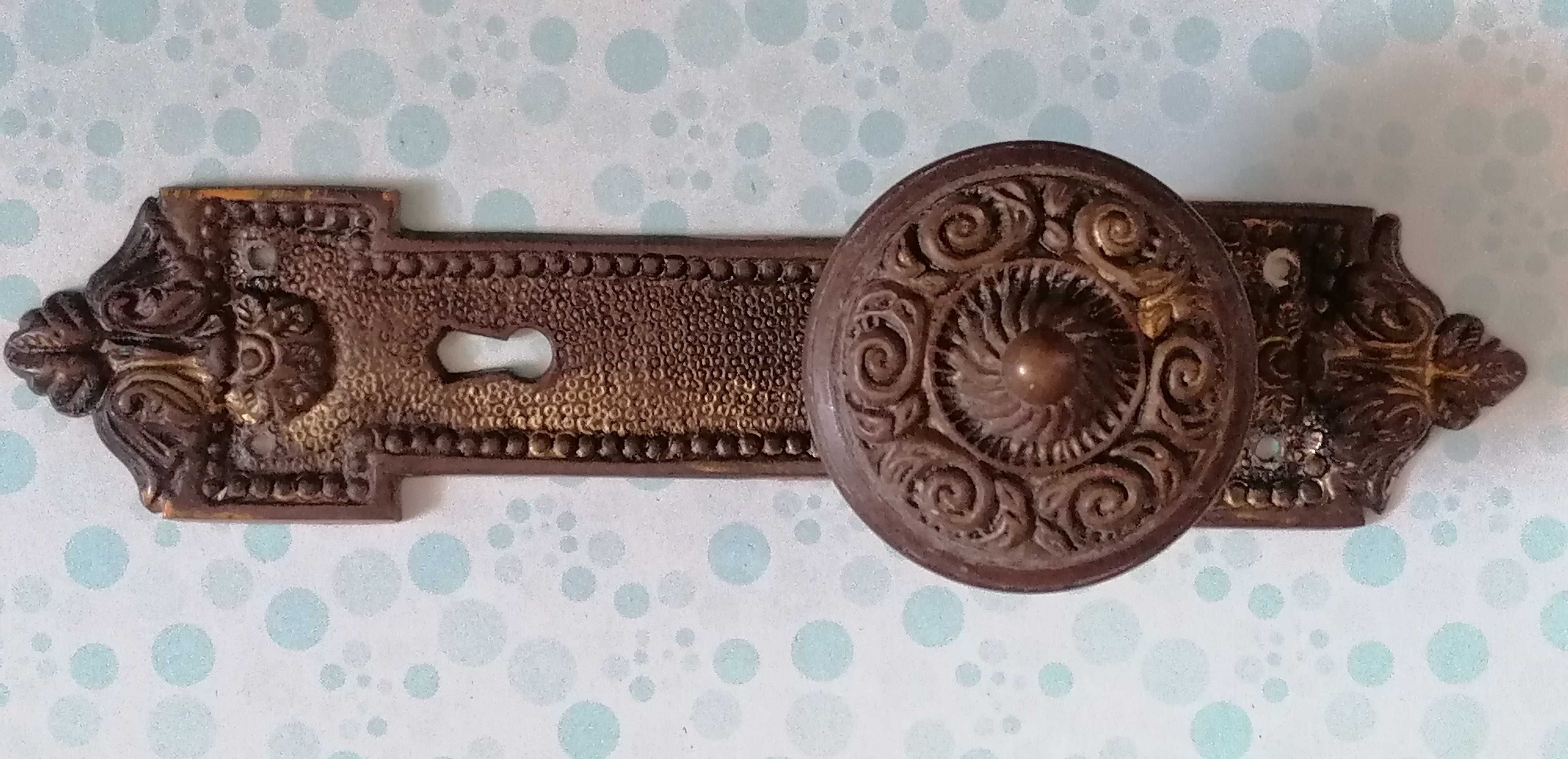 Puxador de porta vintage em latão trabalhado - em bom estado