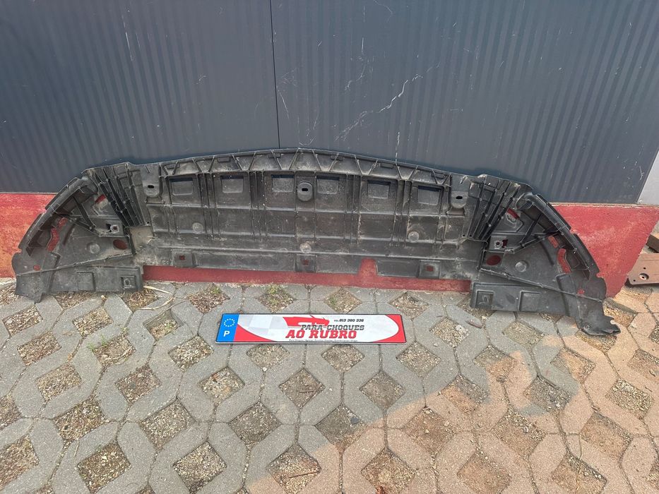 Base inferior parachoque Mercedes cla 2019/2022