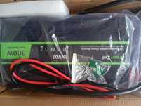 Інвертор GREEN CELL 12В/230В 300Вт/600Вт чистий синус