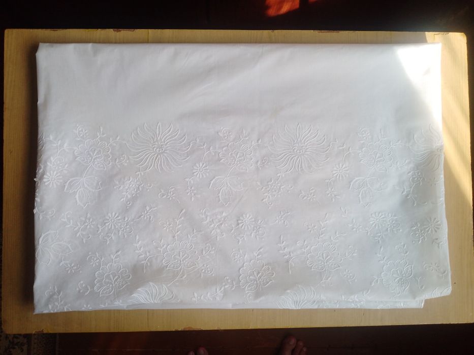 Продається клейонка на стіл.