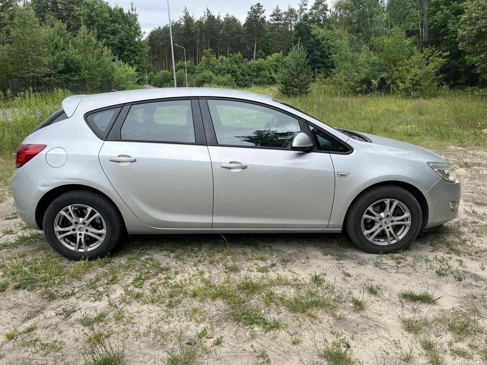 Opel astra J 2010