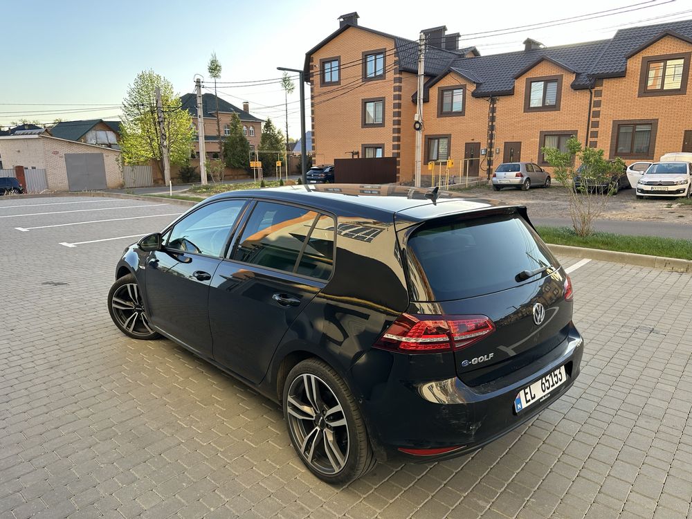 Volkswagen e-Golf 24.2kw 2015 рік Рідна Фарба