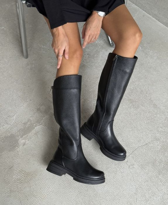 Женские зимние кожаные сапоги трубы