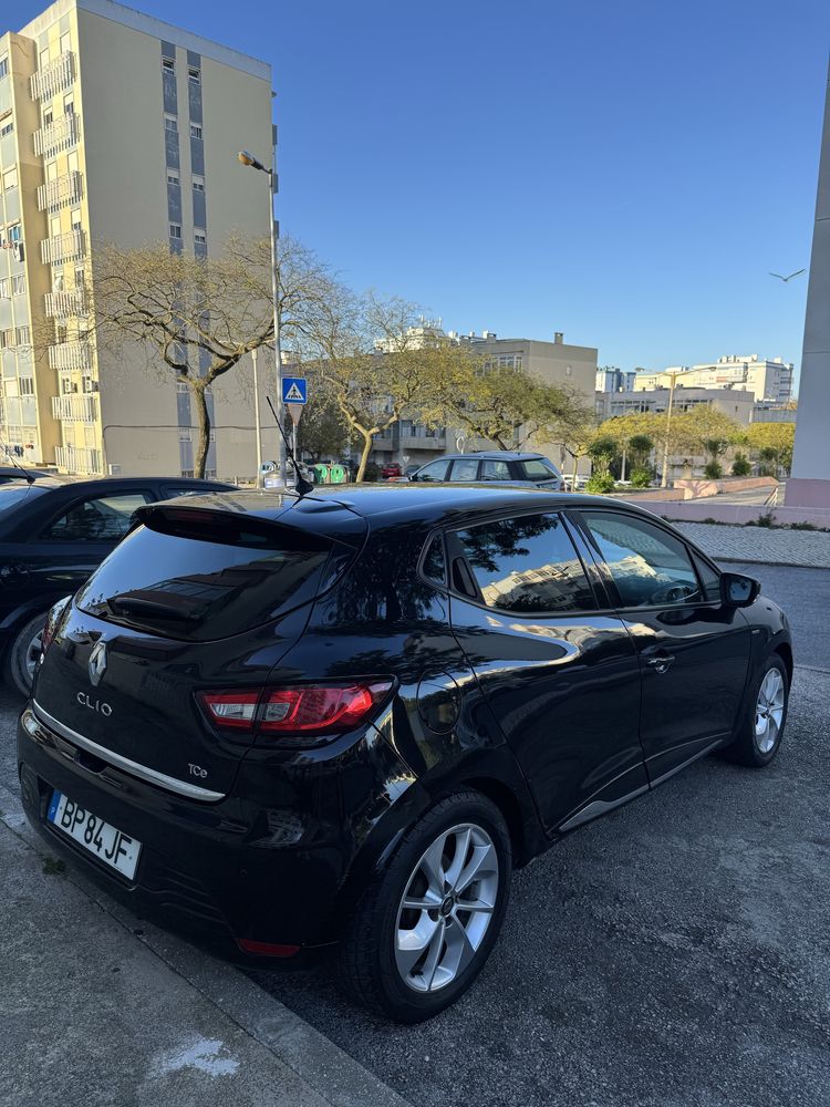 Renault Clio IV Limited Deluxe