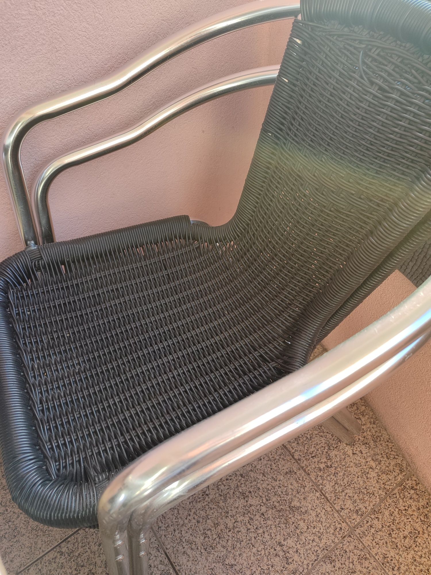 Conjunto de mesa e 4 cadeiras