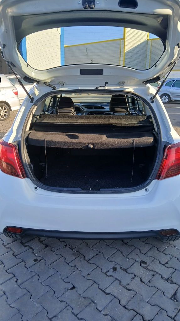 Toyota Yaris III 1.4 2016 Comercial