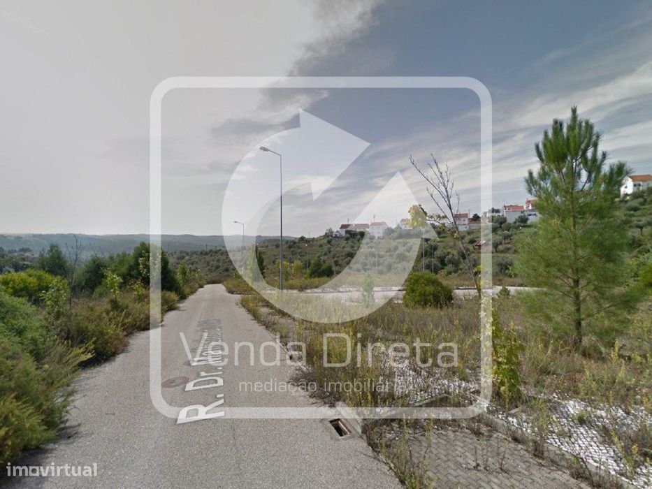 Conjunto de 24 lotes de terrenos, num total de 17.587m², inseridos ...