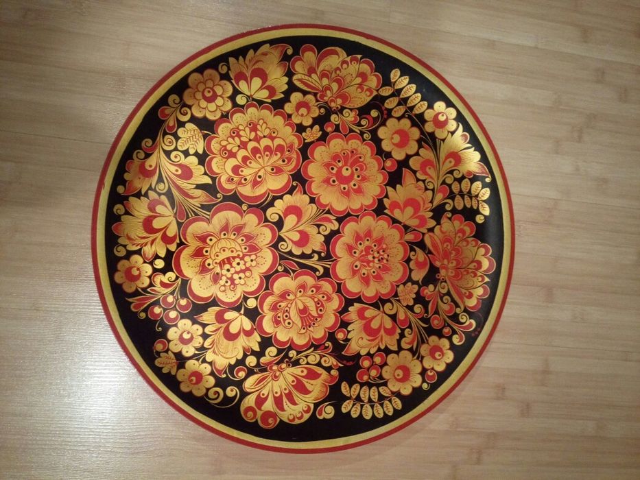 Продам настенную тарелку Хохлома