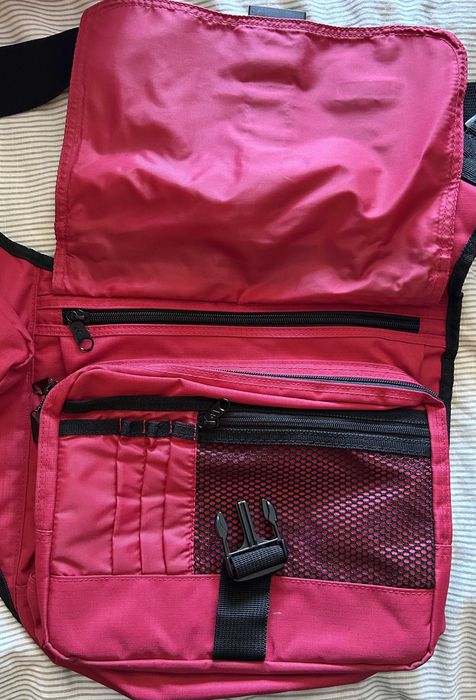 Mala Berg Outdoor Messenger vermelha