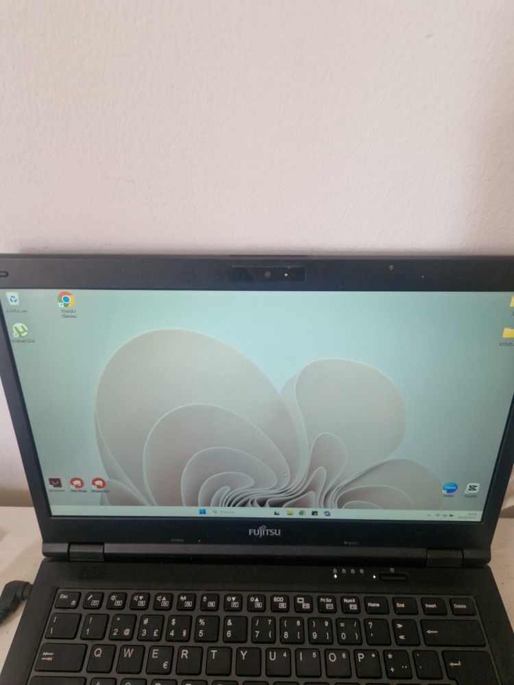 Fujitsu Lifebook E449  32GB RAM | SSD (rápido)