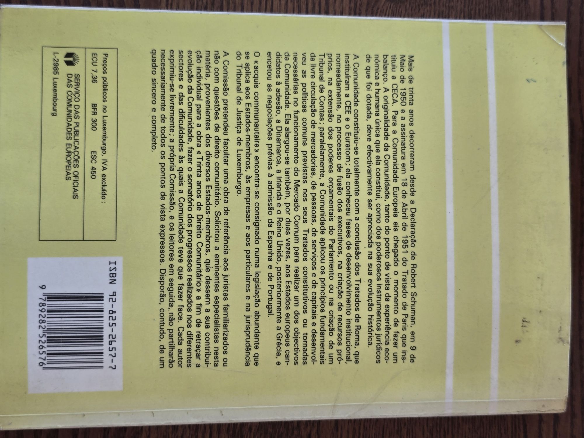 Livros jurídicos / Direito / 1 = 5€ / 10 = 40€