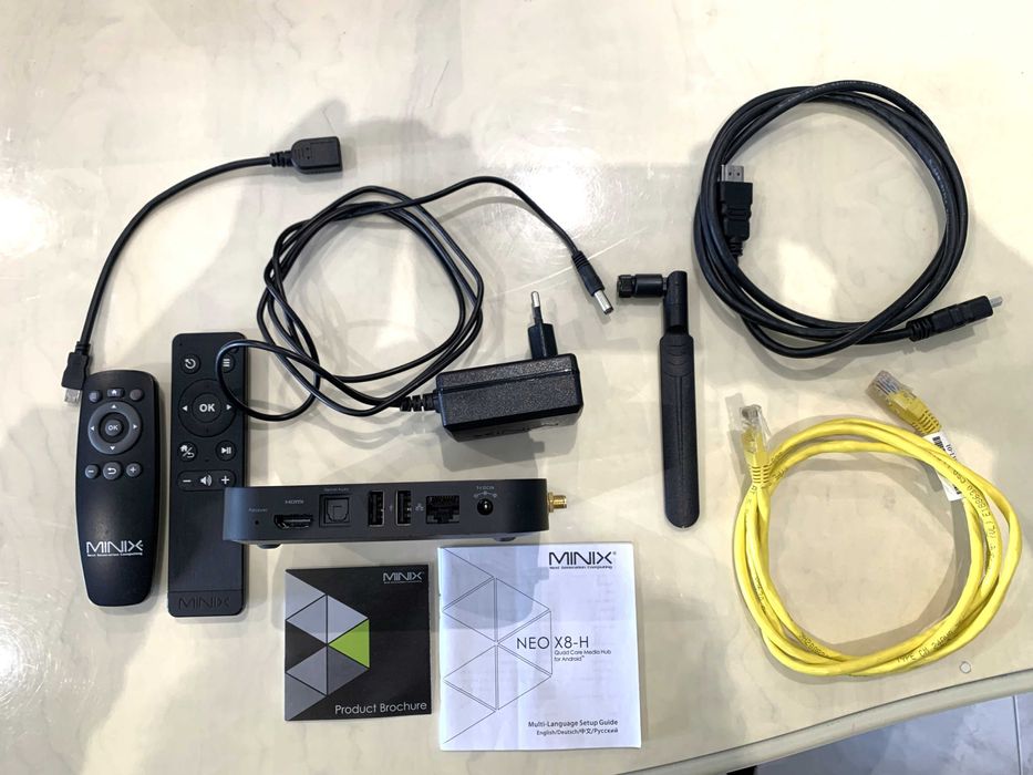 Minix Neo X8-H  + Comando Neo - Ofereço 2 cabos