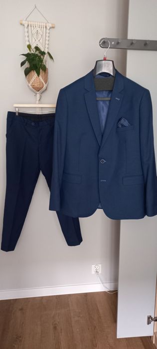 Garnitur męski granatowy