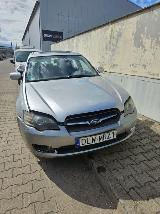 Subaru Legacy Stan dobry ,uszkodzony silnik.