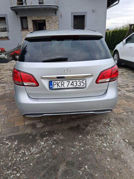 Sprzedam Mercedes 180 klasa B 2015rok vw t-roc 2019