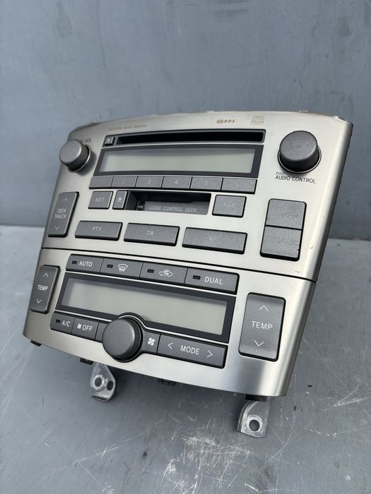 Radio Toyota Avensis T25