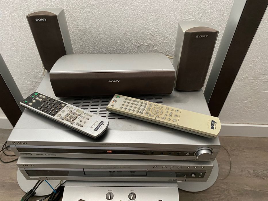 Home cinema Sony com leitor/gravador dvd e control centre e subwoofer