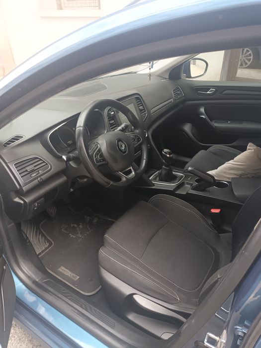 Renault Mégane Sport Tourer 1.5 dCi Zen Ano
Abril / 2018 
(NEGOCIAVEL)