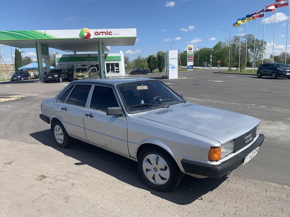 Audi 80 1,8 газ бенз