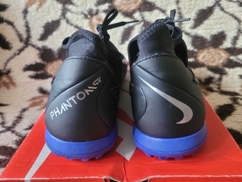 Ekstra buty piłkarskie Nike Phantom GX Club Turf wkł.27,5 cm superstan
