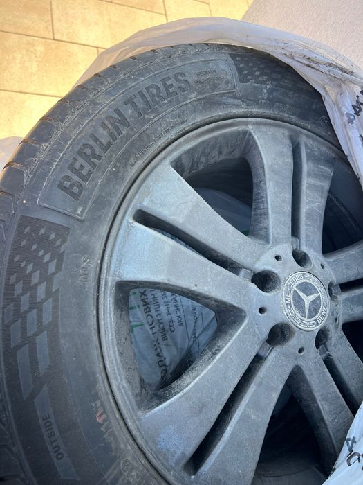 Колеса для Мерседес GL450  ( покришки на диску )