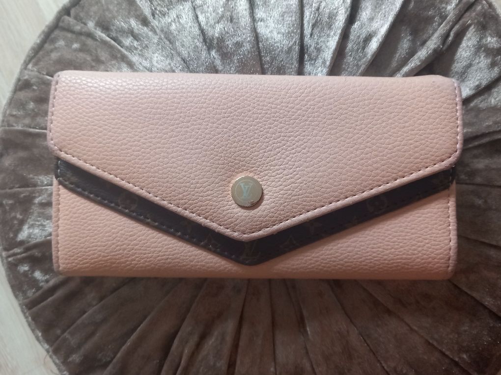 Louis vuitton duży damski portfel