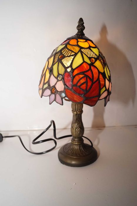 Lampka stołowa z witrażem w stylu vintage kolorowa wysokość