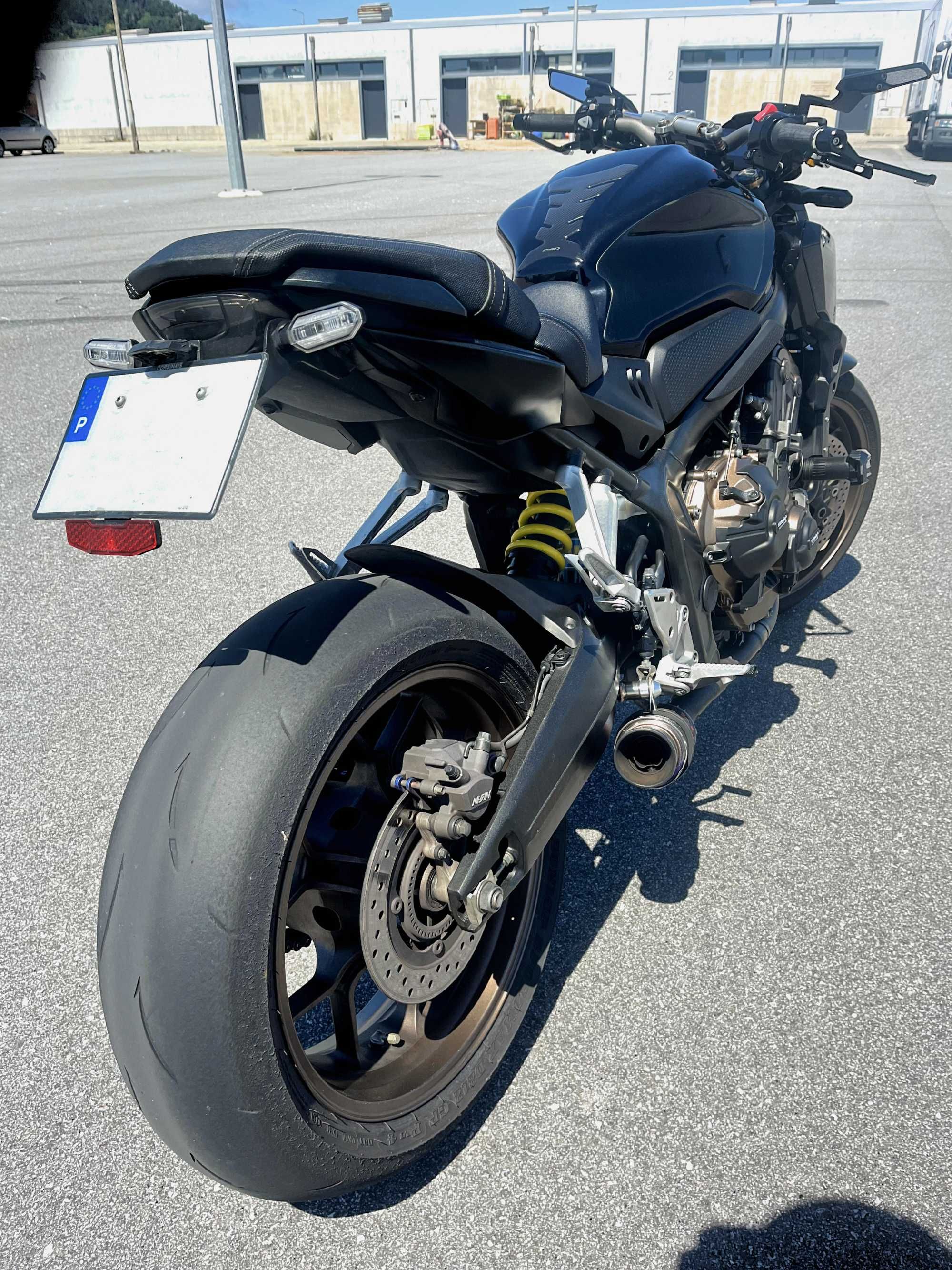 Honda CB 650R  | Black Widow + Extras